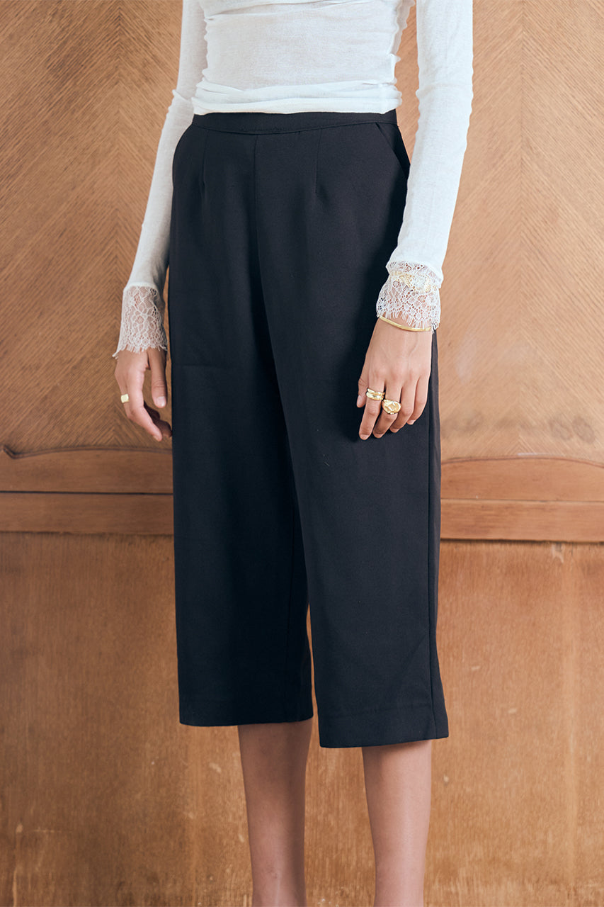 Straight Capri Trouser